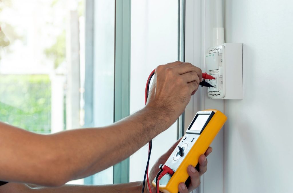 testing electrical outlets